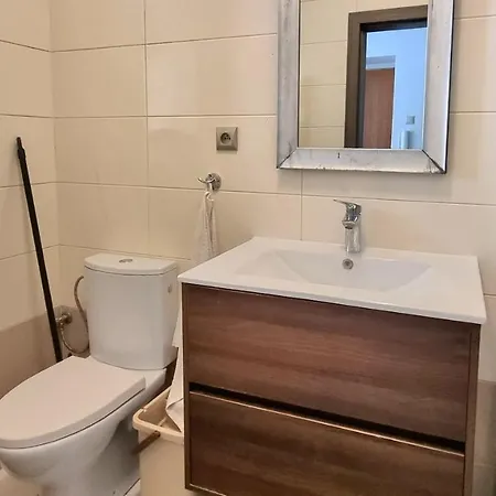 Spacious In Center Apartment *